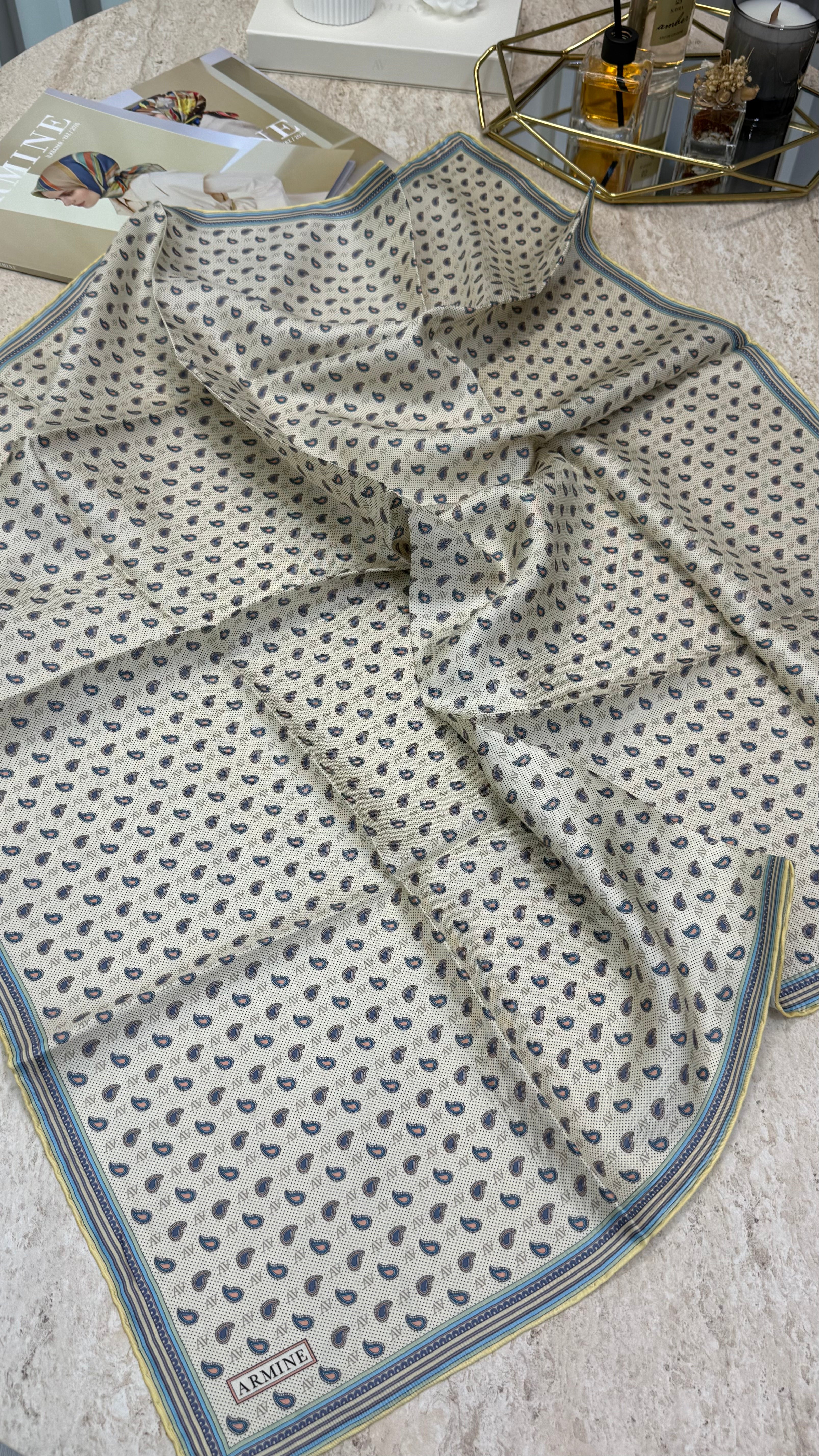 Armine Saf İpek Twill Eşarp 9548D