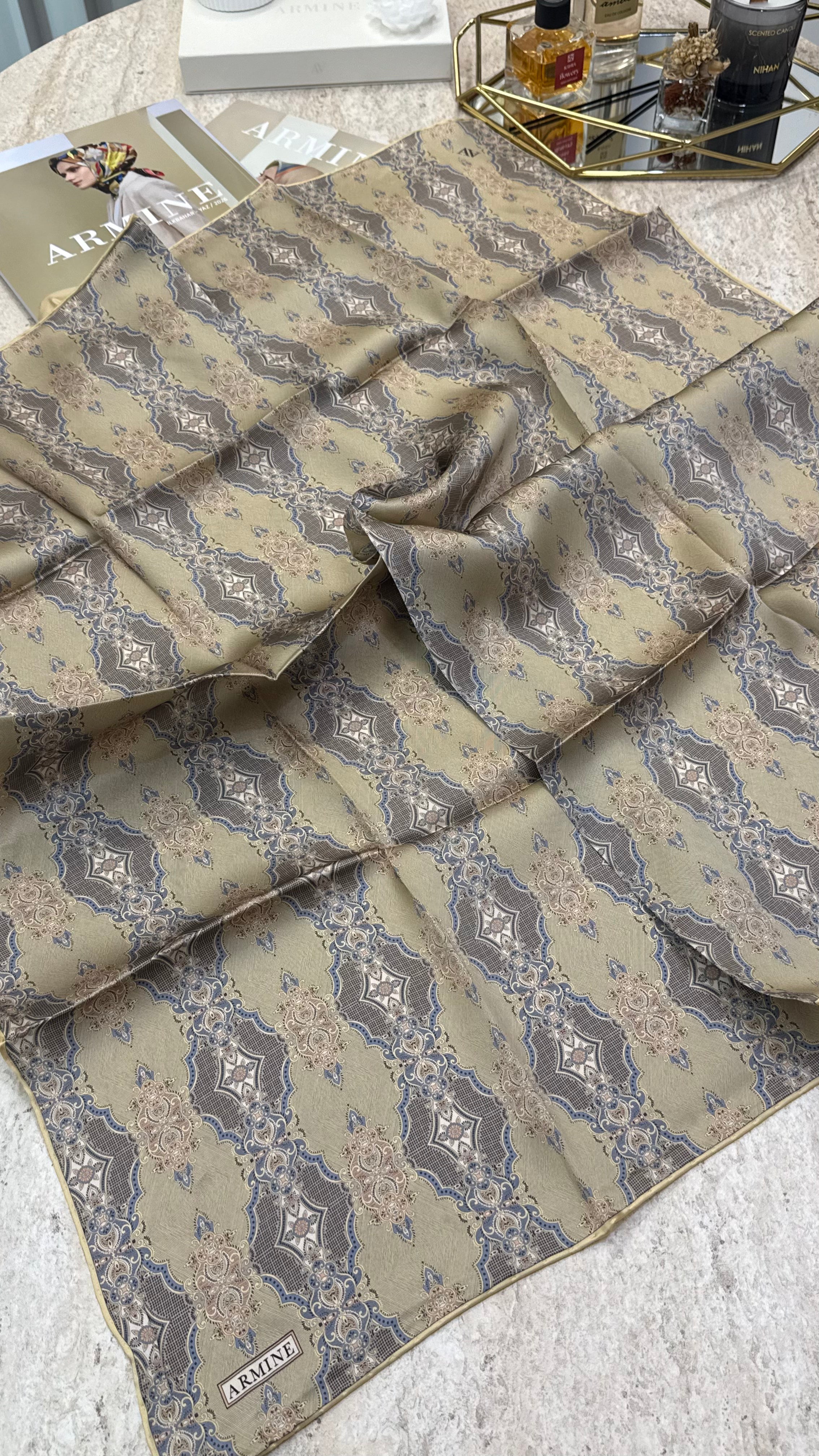 Armine Saf İpek Twill Eşarp 9522D