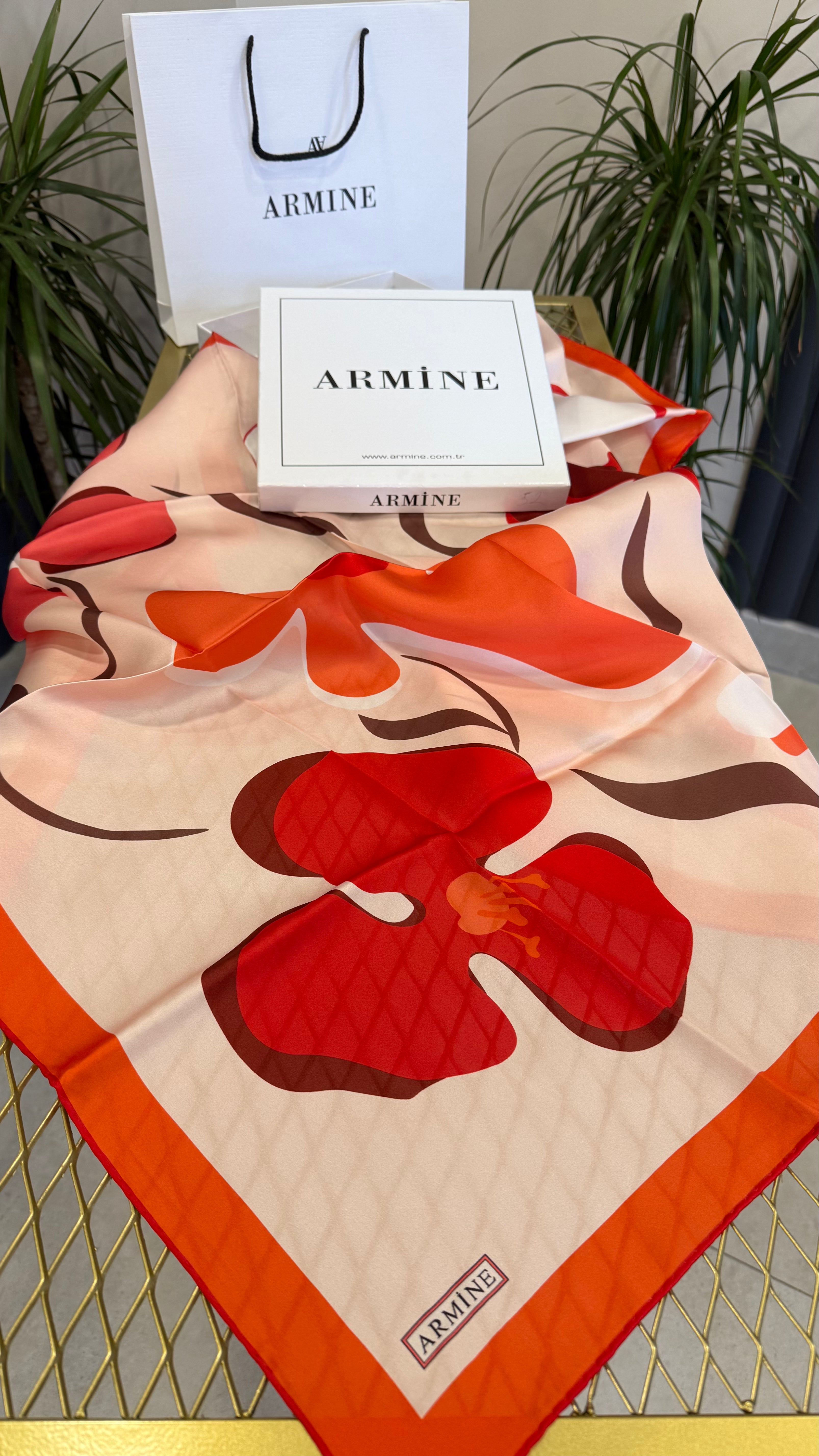 Armine Saf İpek Sura Eşarp 9317D