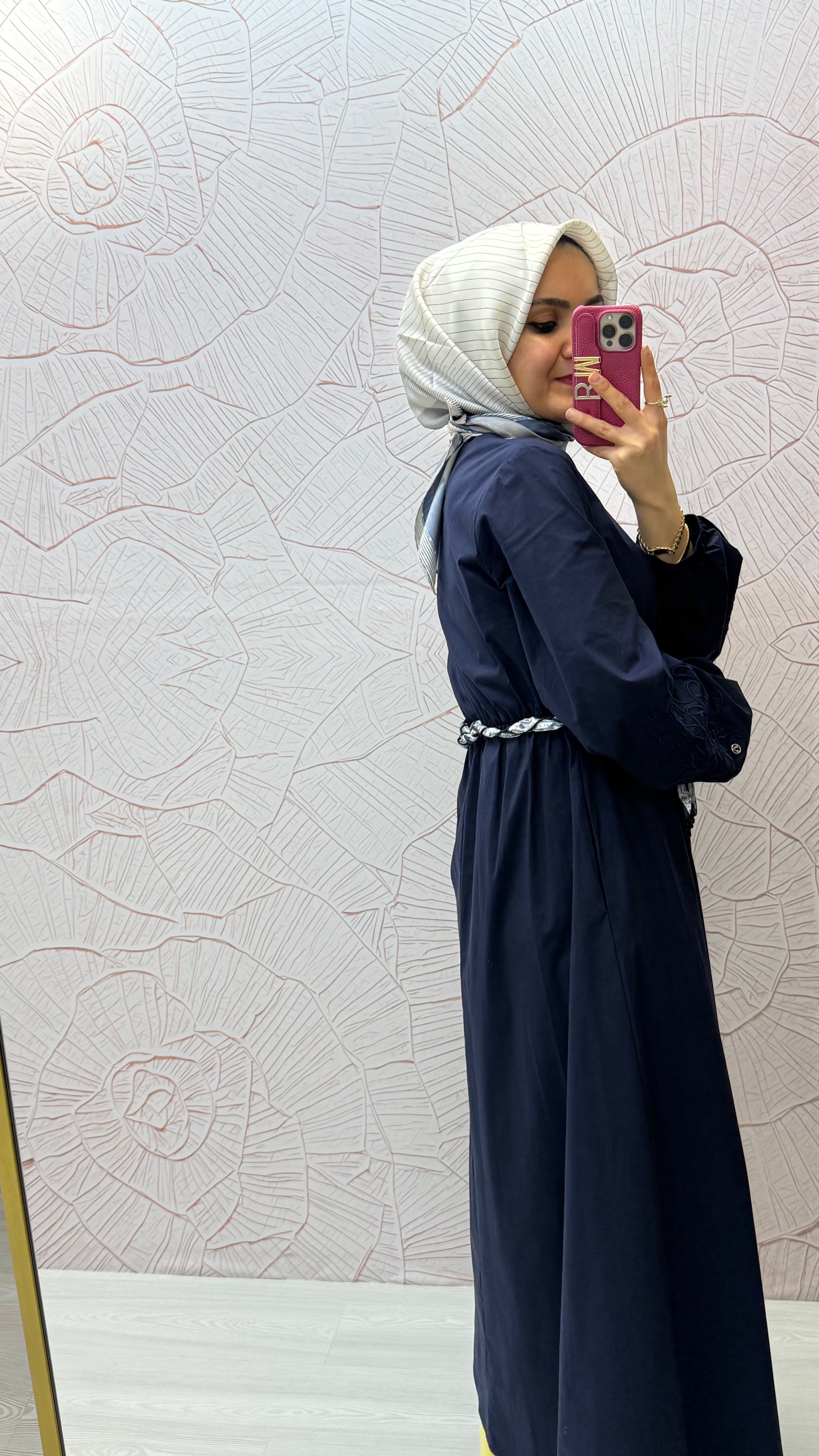 ARMİNE TREND Kolları Nakış İşlemeli Kemerli Elbise / 26YT911