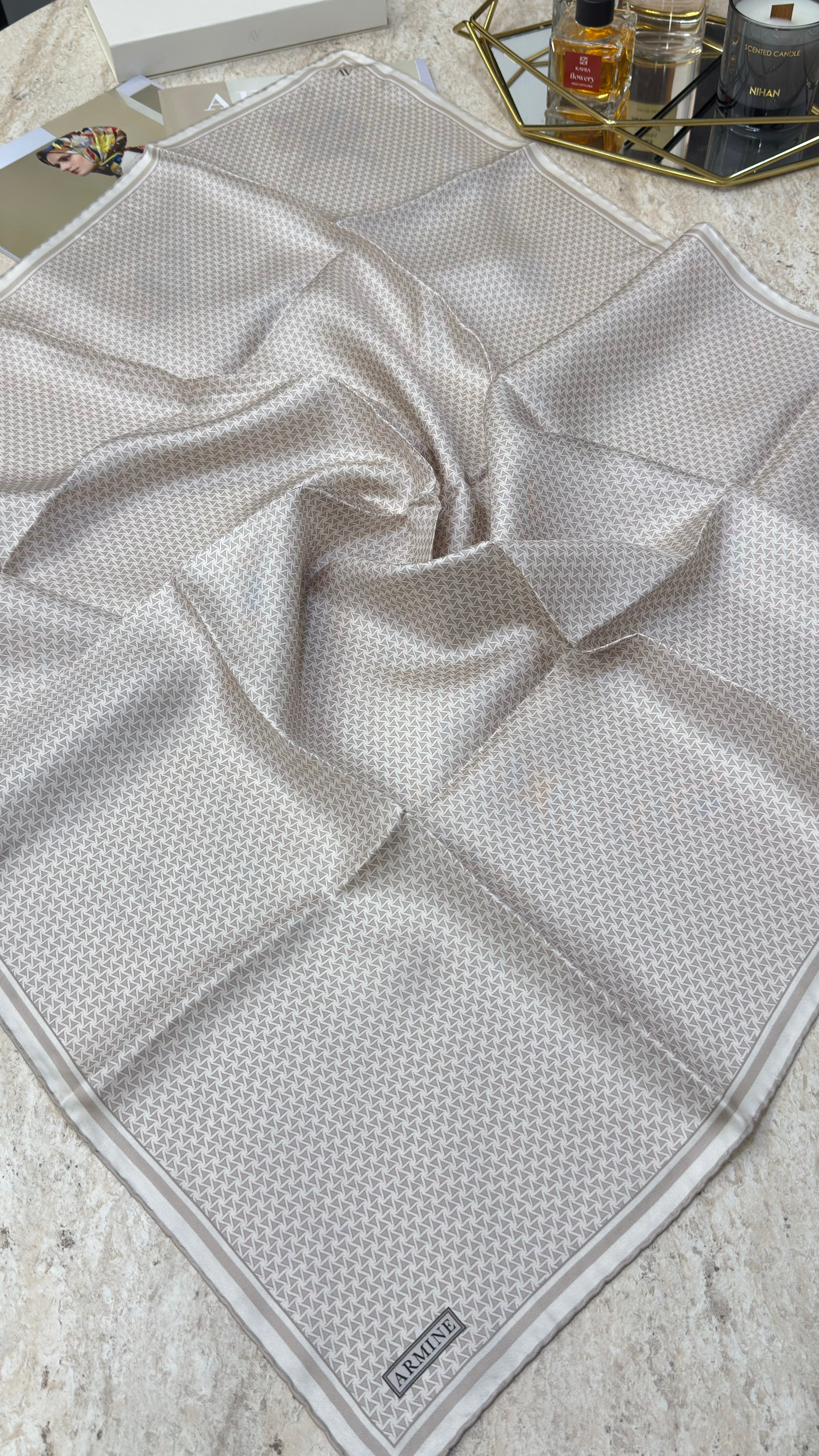 Armine Saf İpek Twill Eşarp 9528D